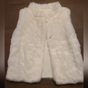 Faux Fur Girl's vest, size 7, Carter's (but missing all tags, off-white/cream
